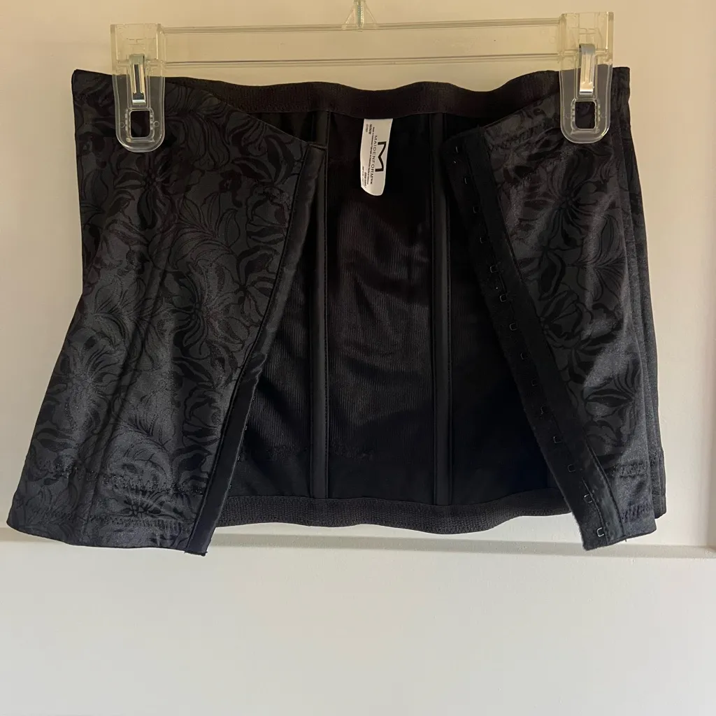 Maidenform Black Floral Corset Top - Image 2