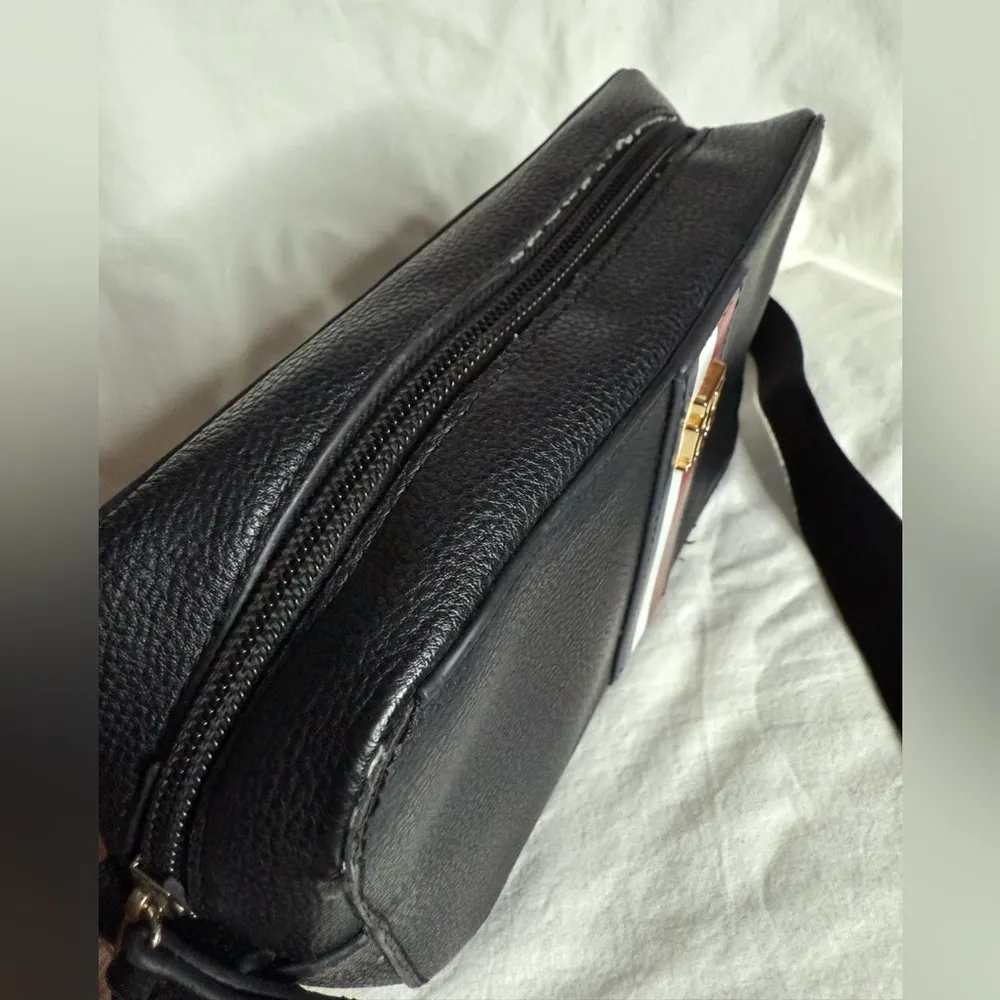 Vintage Tommy Hilfiger Navy Blue Faux Leather Crossbody Purse - Image 4