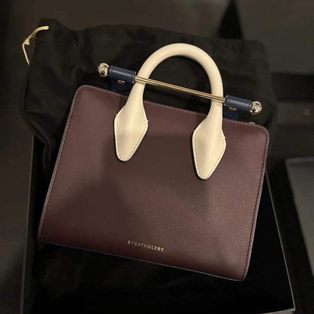 THE STRATHBERRY NANO TOTE - Image 10