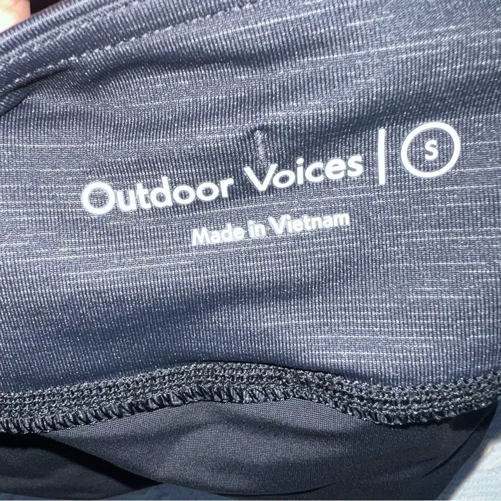 Outdoor Voices Hudson 2.5” Shorts Womens Size S Black Running Pocket Workout Gym - Image 3