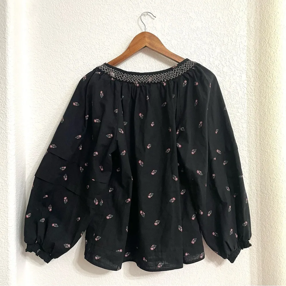 Old Navy Womens Shirt Black Floral Embroidered Poet Puff Sleeve Size Large - Image 2