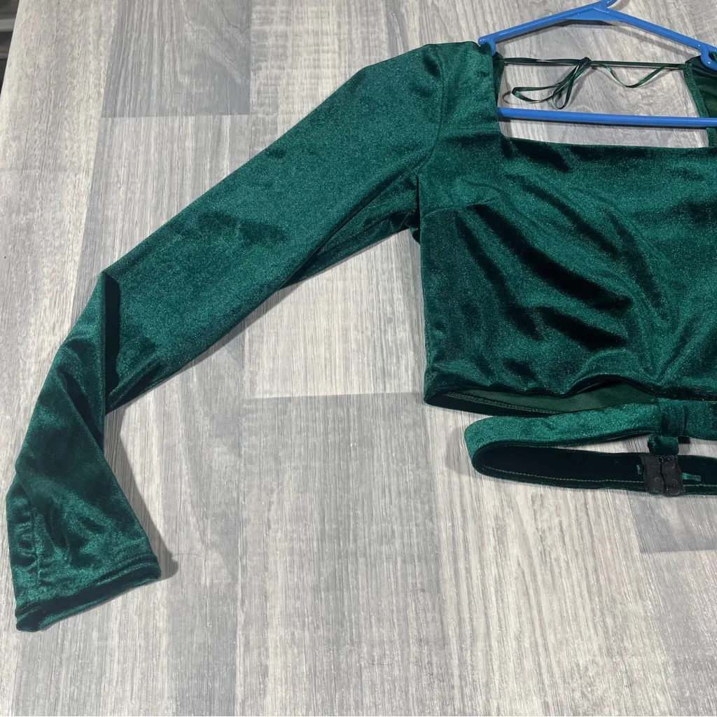 Willow Emerald Green Velvet Crop Top; Small Women's - Image 2