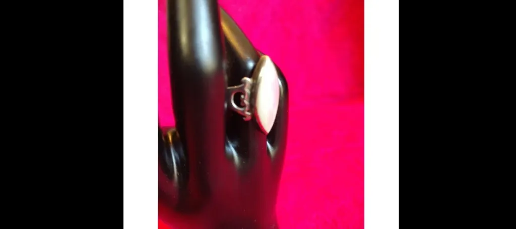 Vintage Mother of Pearl Sterling Silver Ring Size 7.5 - Image 3