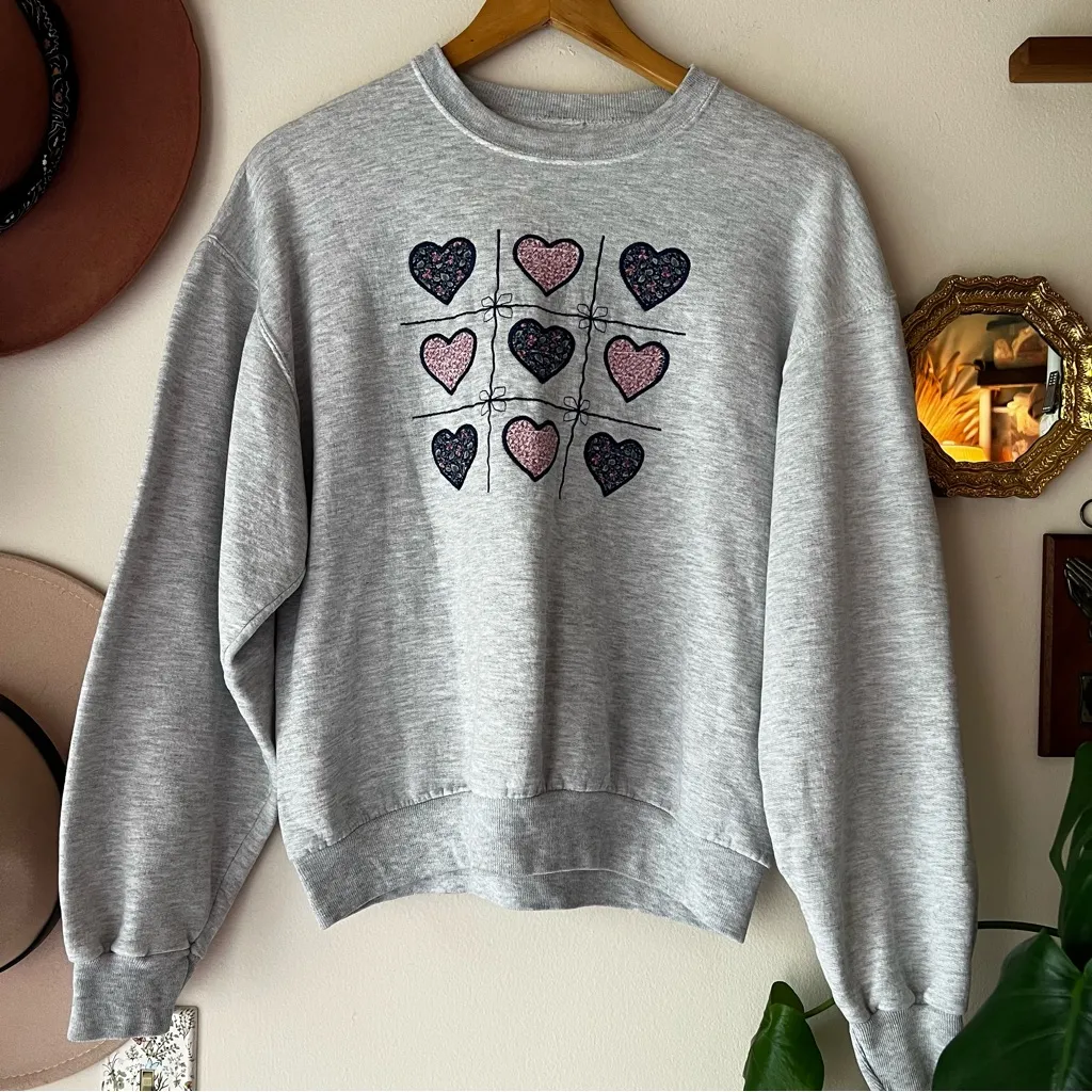 VINTAGE quilted heart patchwork Crewneck Sweatshirt Grannycore cottagecore Gray Size M - Image 1