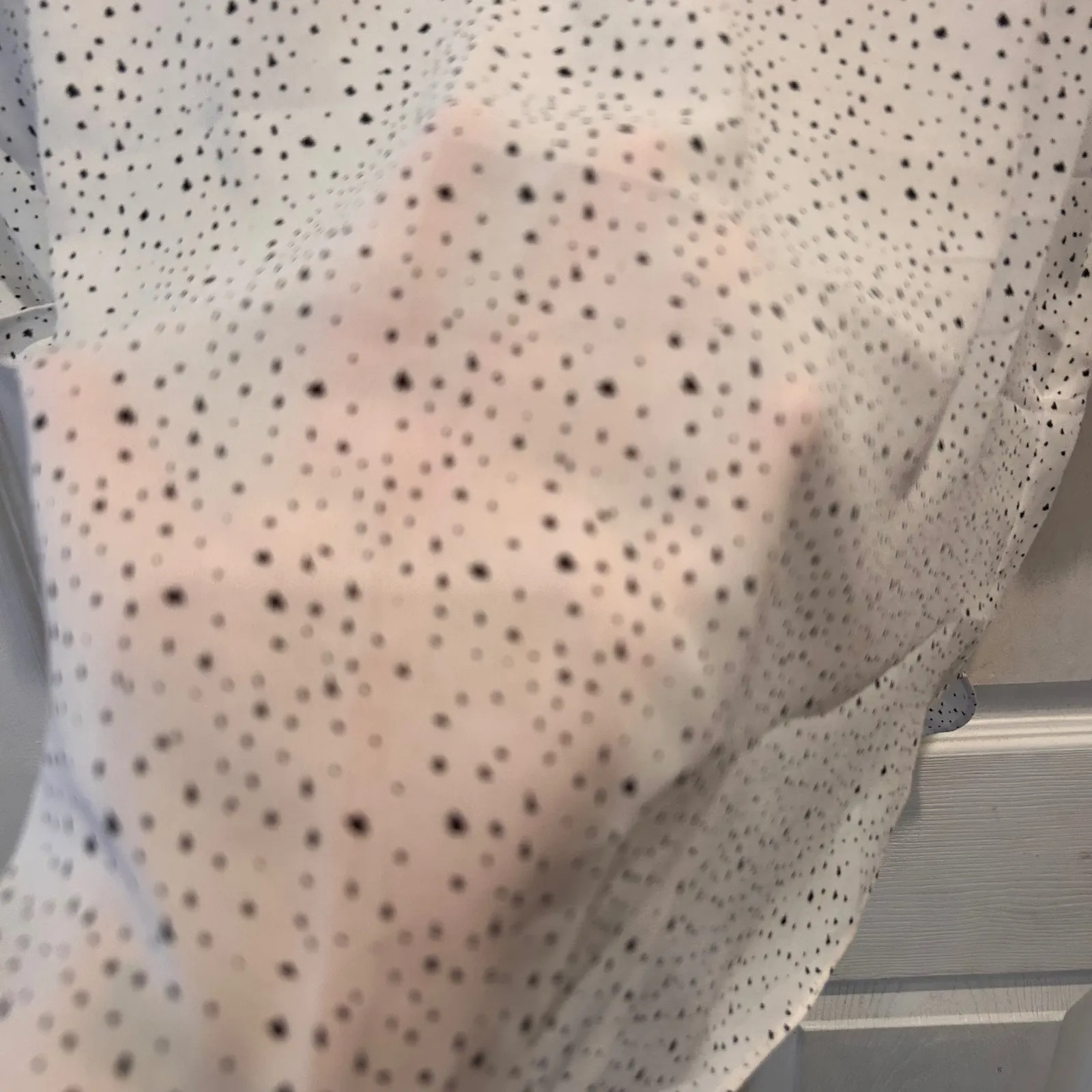 CHAUS New York Womens White Black Speckle Dot V Neck Roll Tab Sleeve Blouse Sz M - Image 6