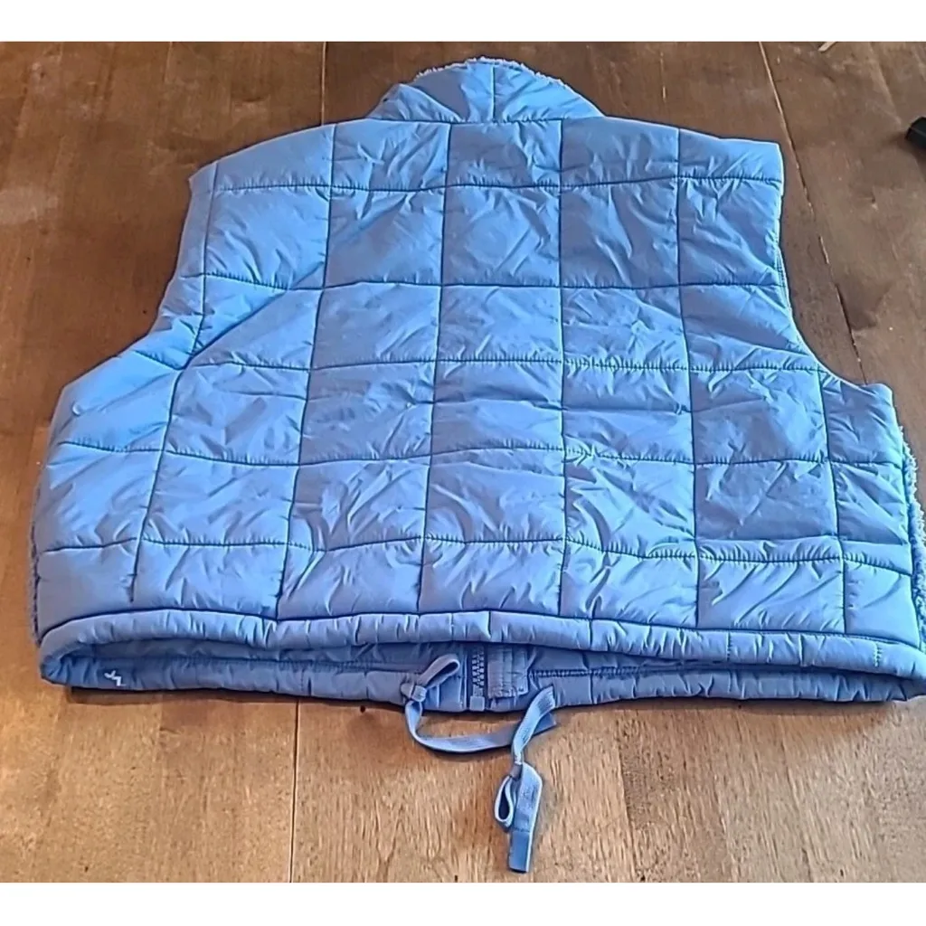 NWT Joy Lab size XL Women's Blue Quilted Vest with Sherpa - Image 4