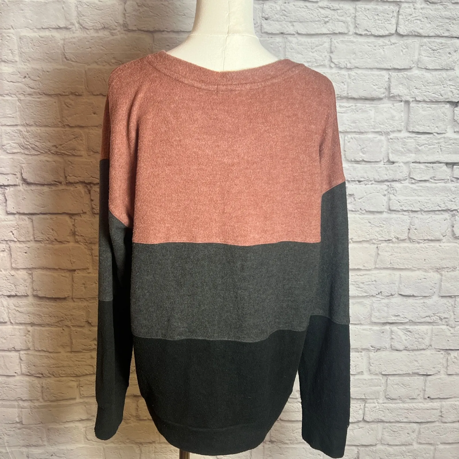 Nine Britton Women L Colorblock Sweater Rust Gray Black Neutralcore Minimalcore - Image 3