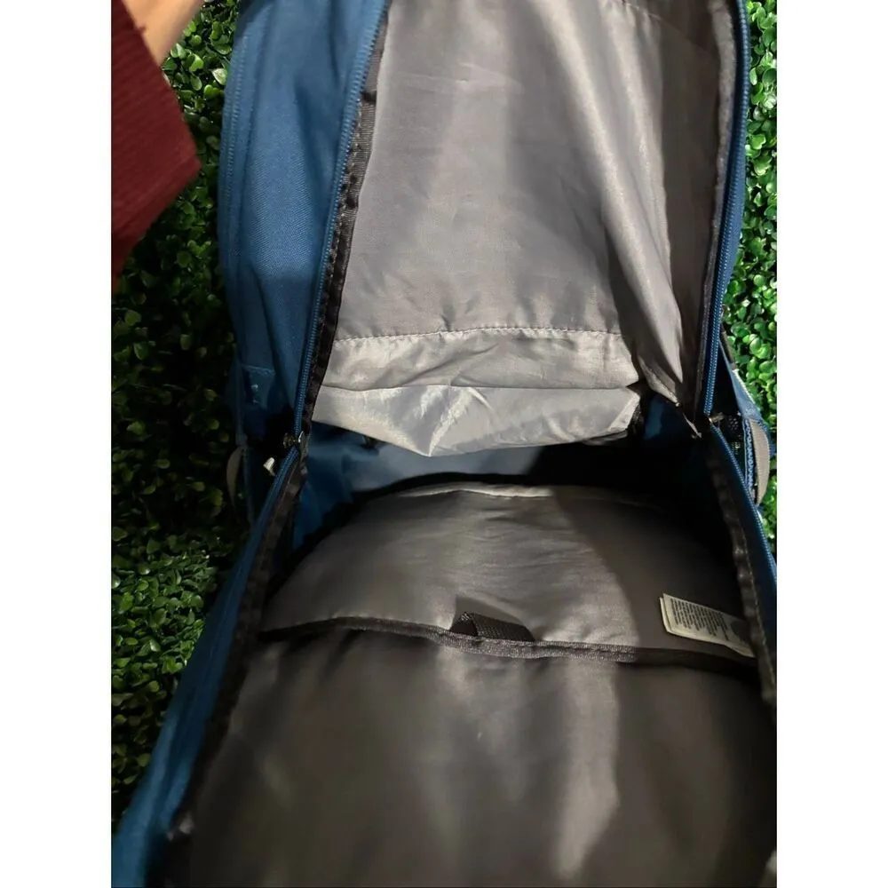 The North Face Blue Vault Backpack - Image 5