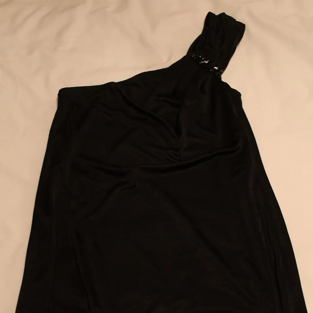 BCBGMAXAZRIA Classy Black Off Shoulder Tank Top Sz XXS - Image 6