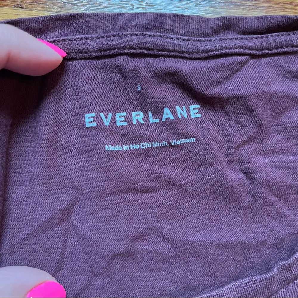 Everlane purple short sleeve tshirt size small - Image 3