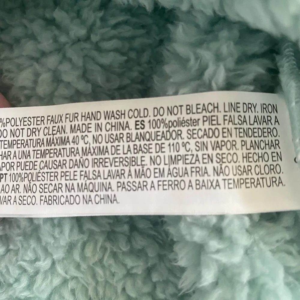 Forever 21 mock neck fuzzy cropped top small - Image 8