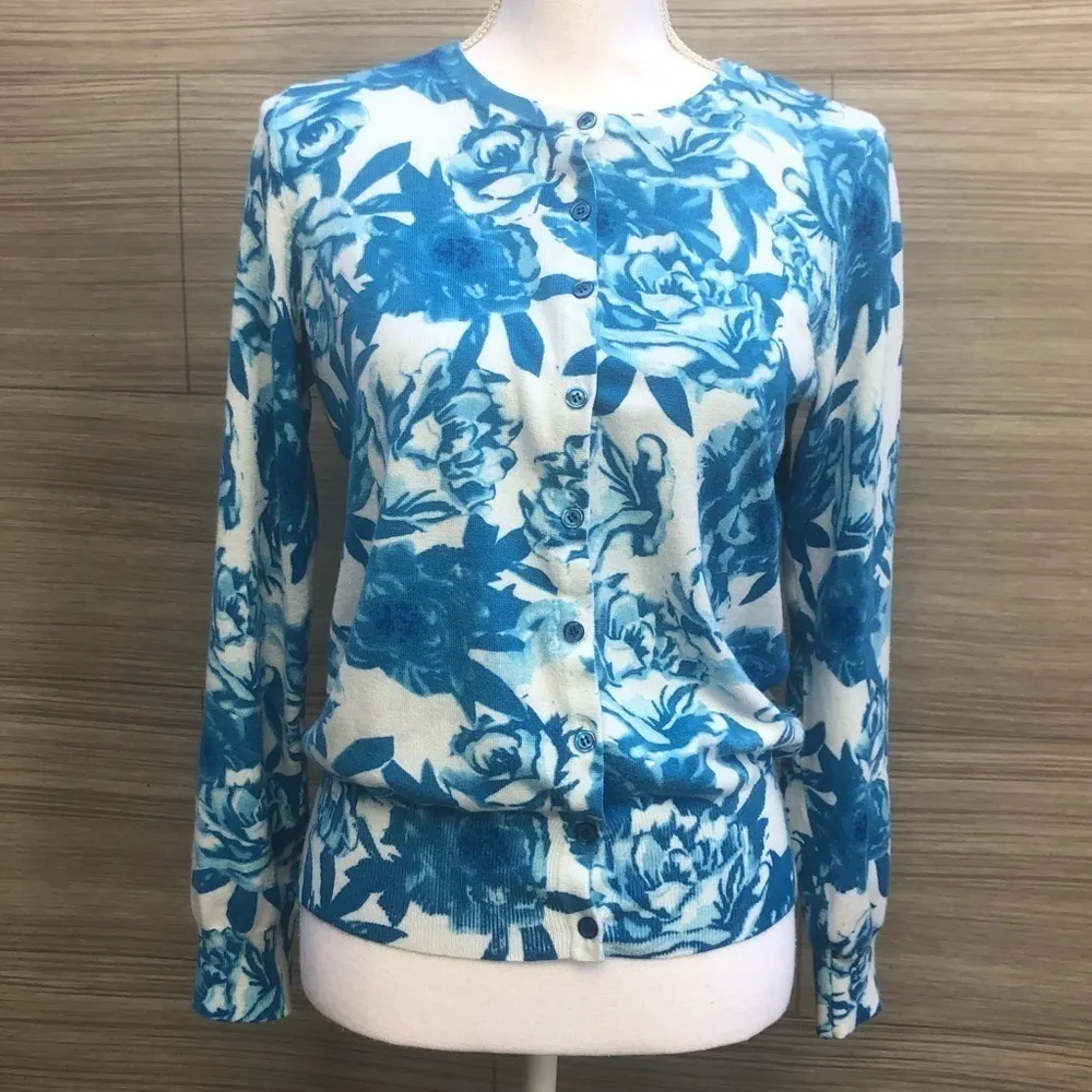 Covington Floral cardigan sweater Size Medium - Image 2