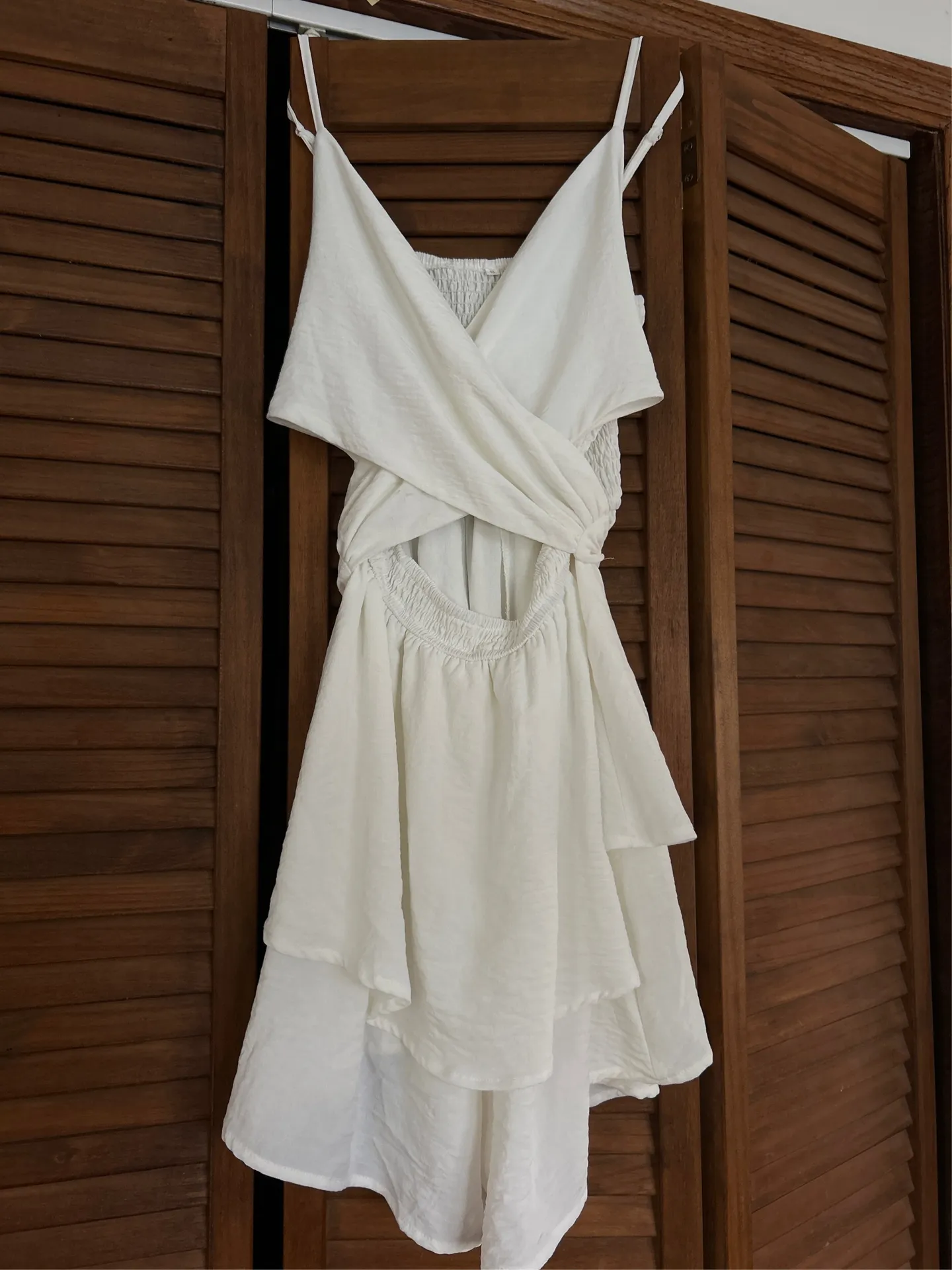 Boutique White Skort Romper V Neck - Image 4