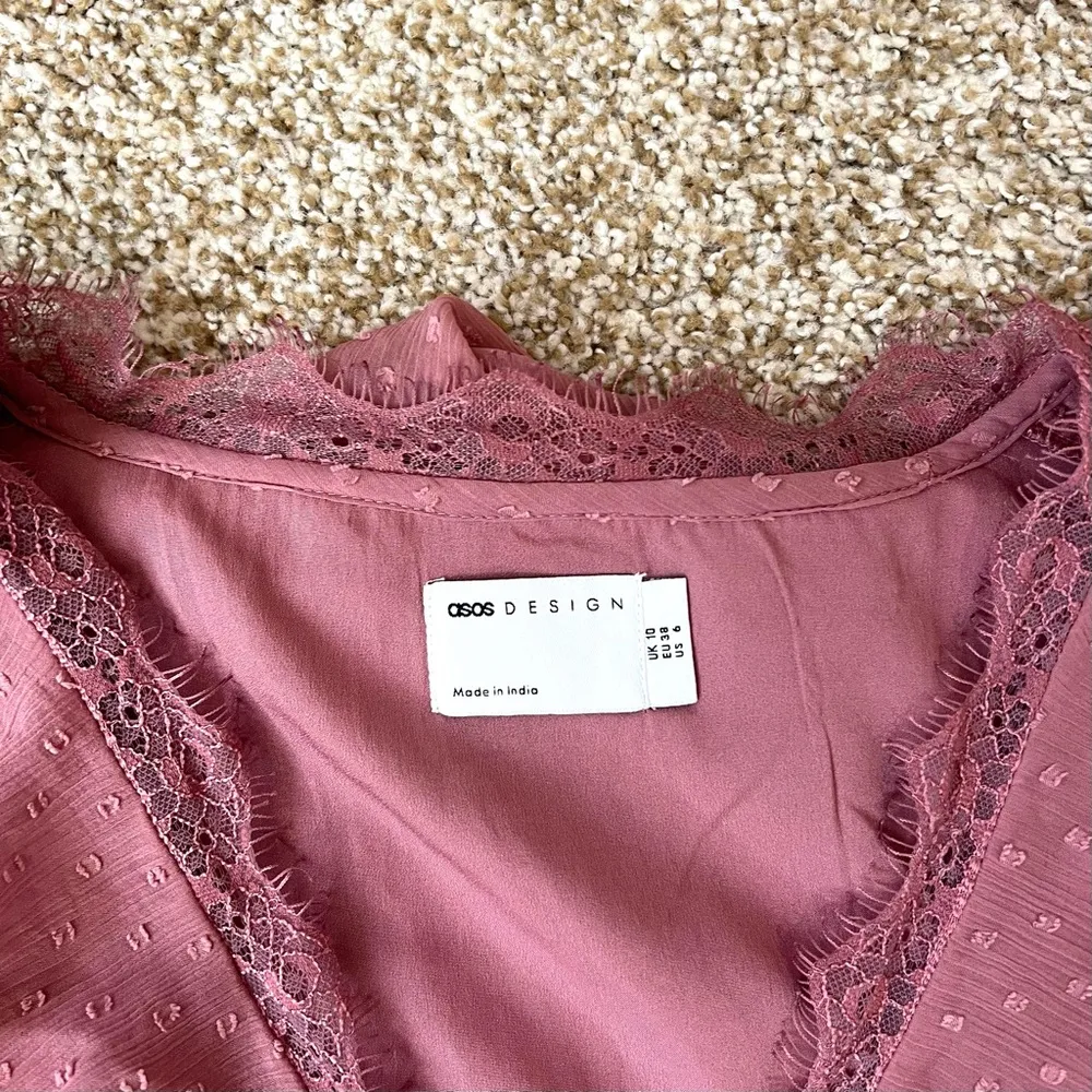 Design Long Sleeve Lace Trim Ruffle Midi Dress Deep Rose Size 6 - Image 11