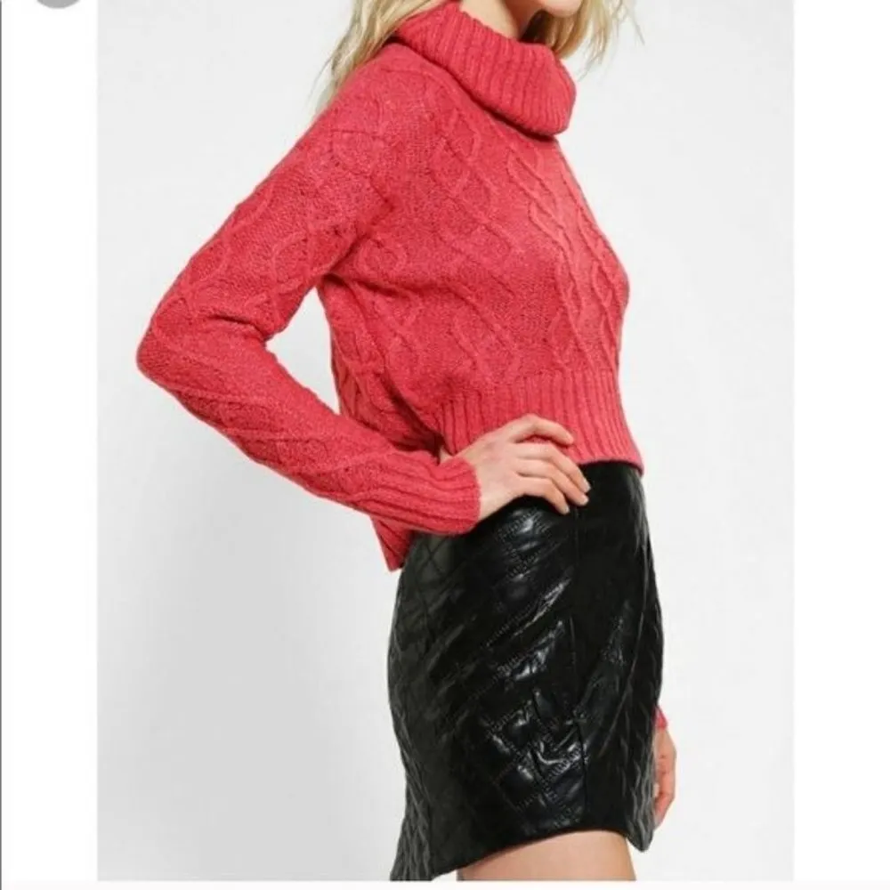 Urban Outfitters UO Pins and Needles Red Cable Knit Cropped Chunky Sweater L - Image 2