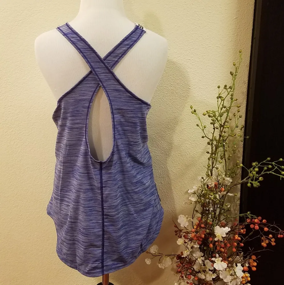 Adidas Cross back Workout Top Size Large - Image 4