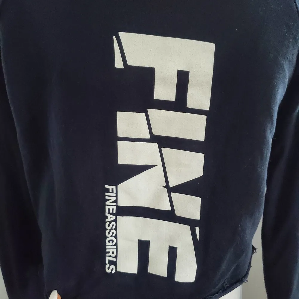 Fine Ass Girls Black Crop Hoodie Sweatshirt M Size M - Image 4