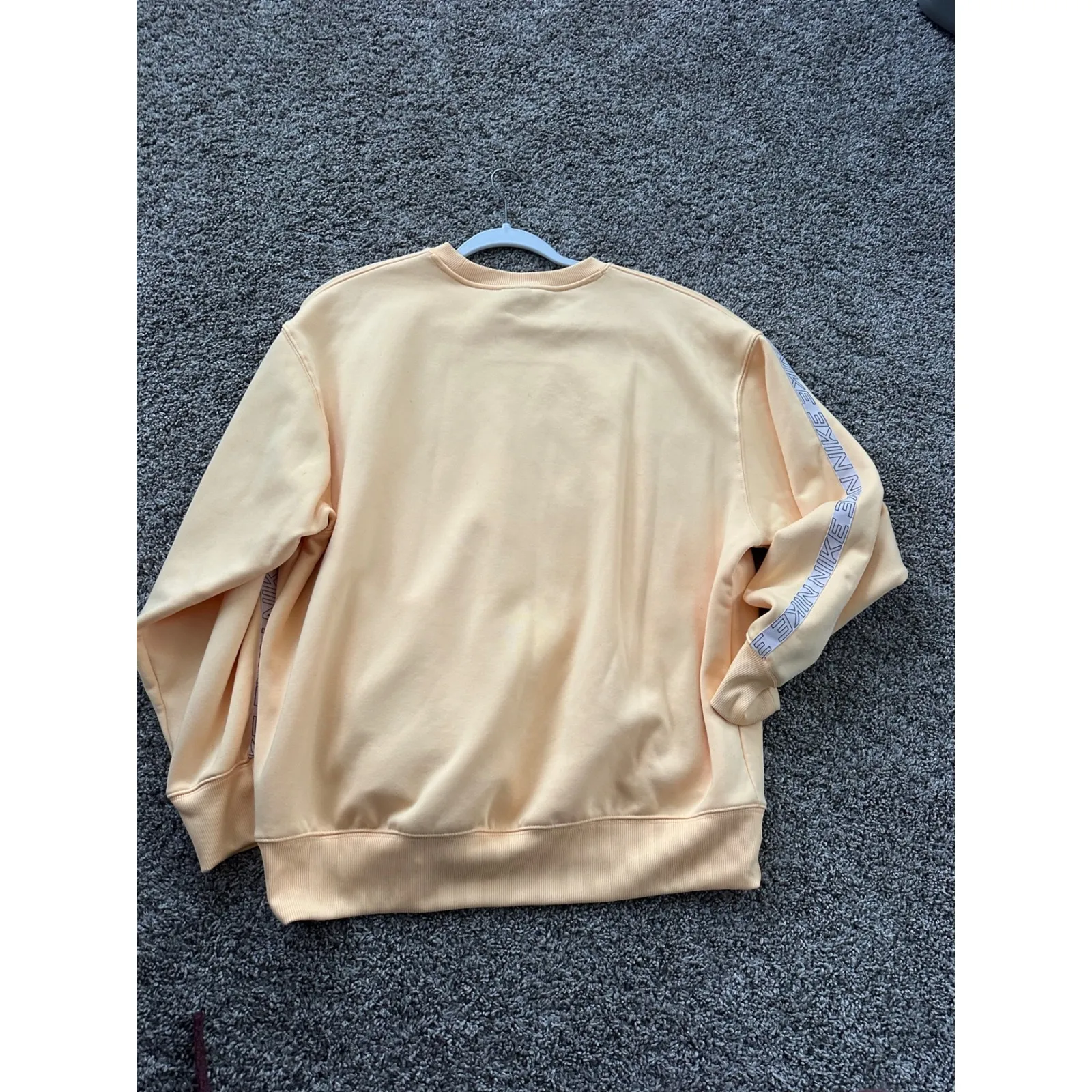 Nike Dri Fit Peach Crewneck Sweatshirt Long Sleeve Athleisure Women's Size M - Image 5
