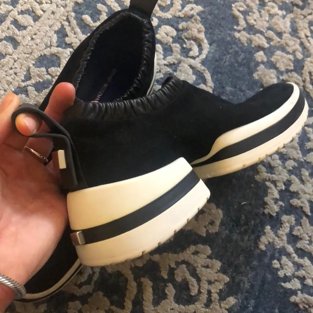 Stuart Weitzman black SW-612 slip on sneakers! - Image 9