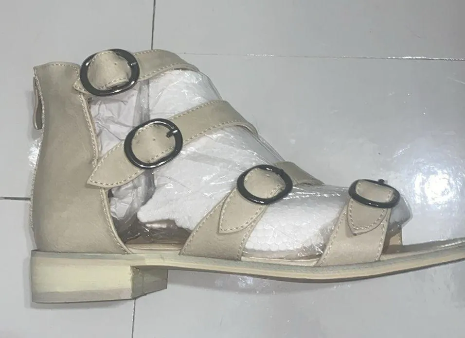 Journee Collection bone faux leather gladiator sandals. Back zip. Size 8.NWT/Box - Image 4