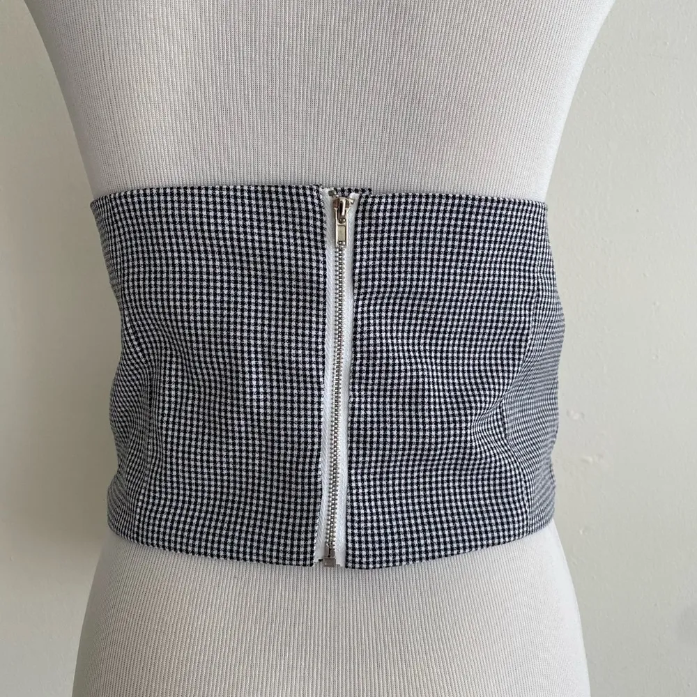 Storia Strapless Gingham Bow Crop Top - Image 5