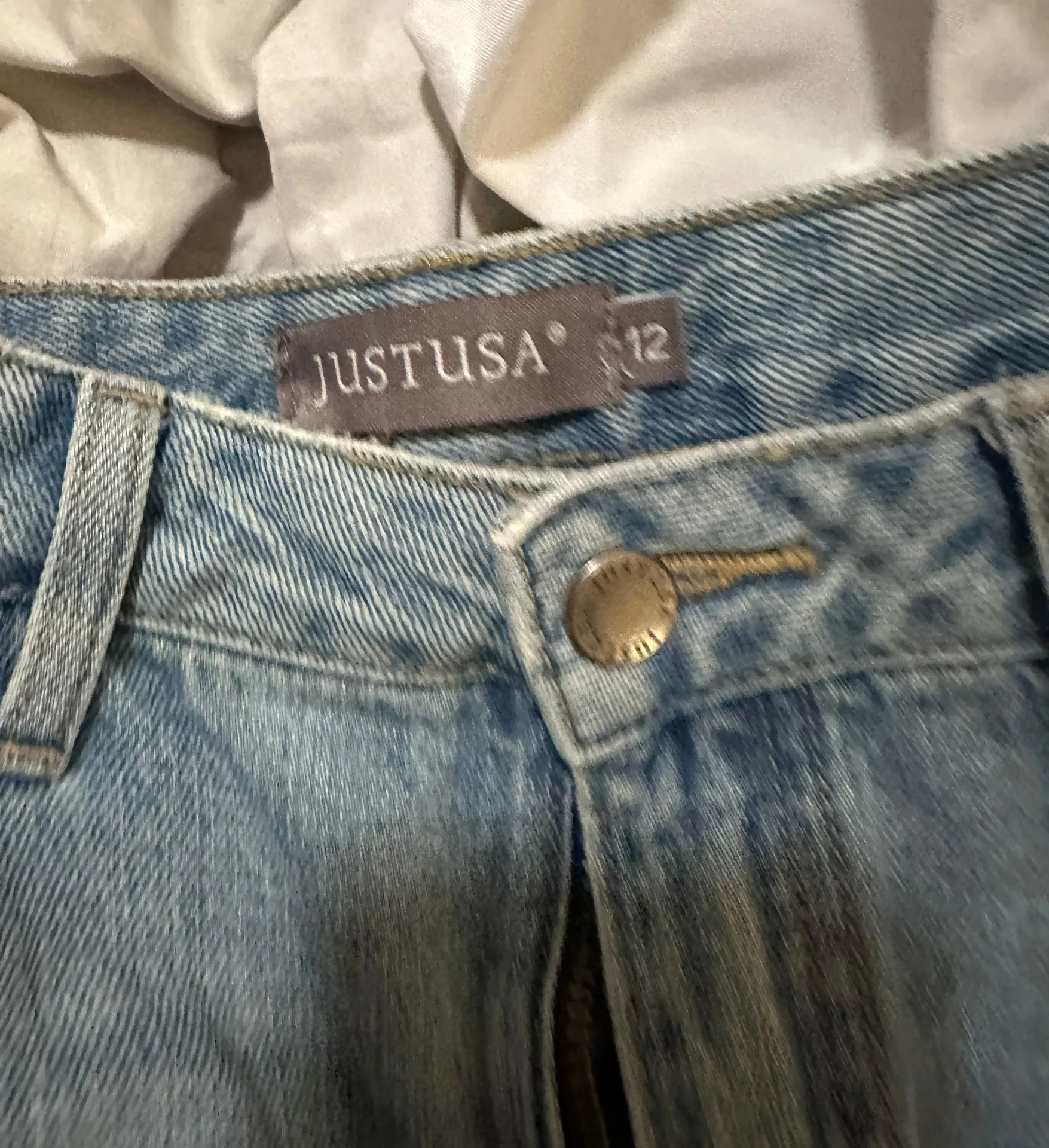 Justusa Mom Jeans - Image 2