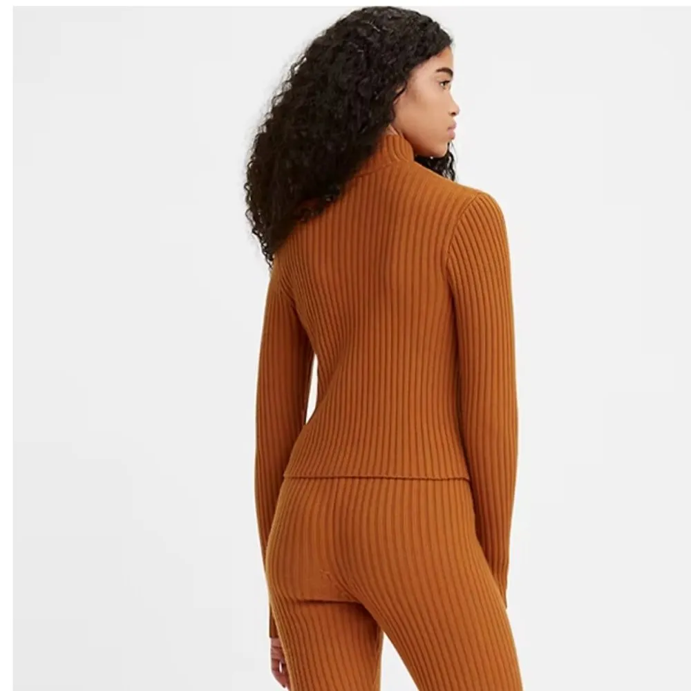 NWOT Levi's Wool Blend Turtleneck Sweater Crop Glazed Ginger Orange - Image 2