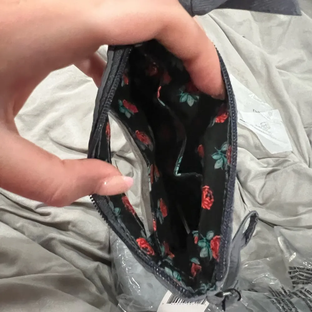 Vera Bradley Charcoal Quilted Wristlet - Image 5