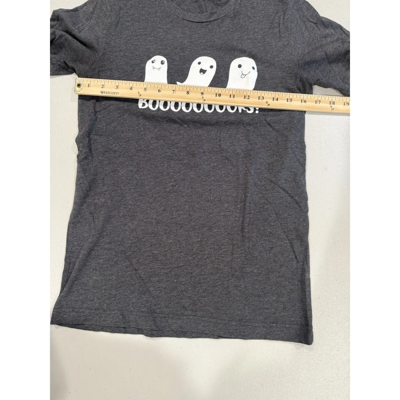 "Booooooooks!" Graphic Tee Women Small Grey Halloween Ghosts Librarian Books - Image 5