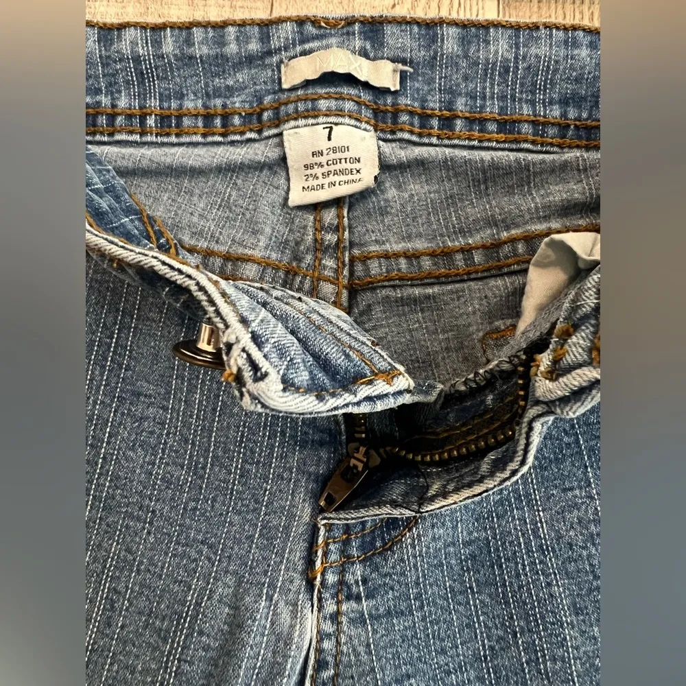 Max Jeans Women's Size 7 Casual Light Blue Denim Fade Trendy Slim Fit - Image 4