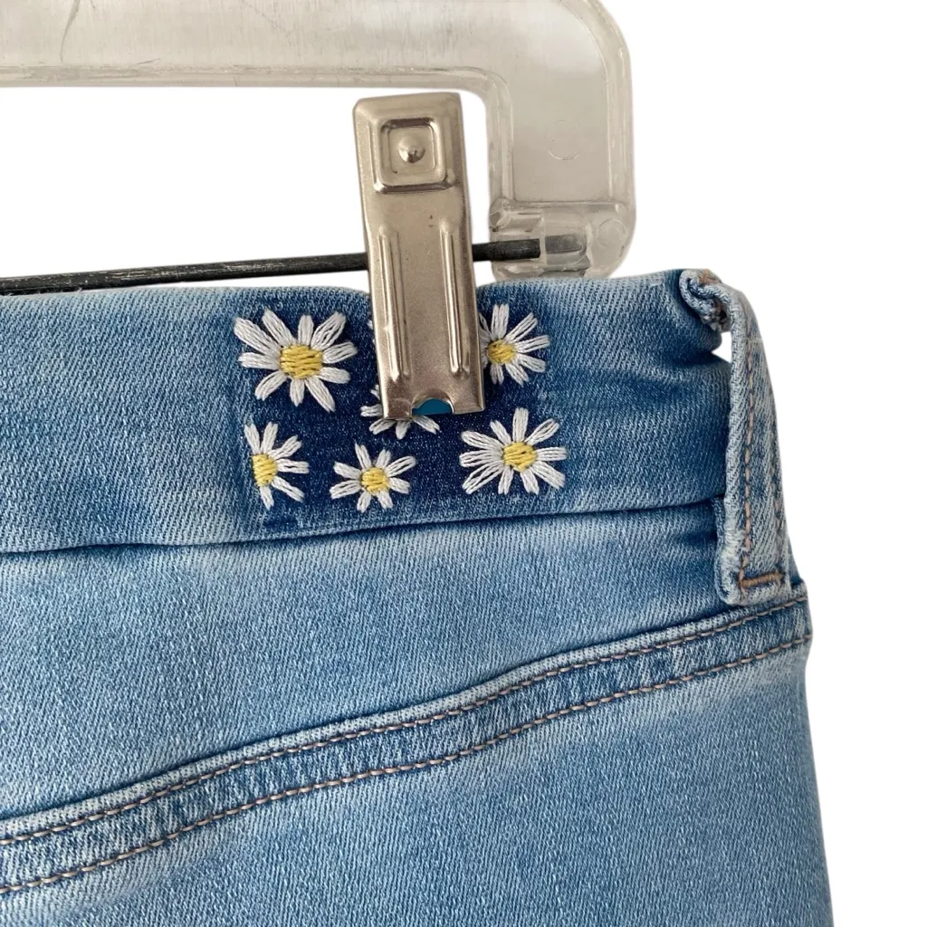 American Eagle NWTs Ripped Curvy Super High Waisted Flare Jeans size 30 size 10 - Image 6