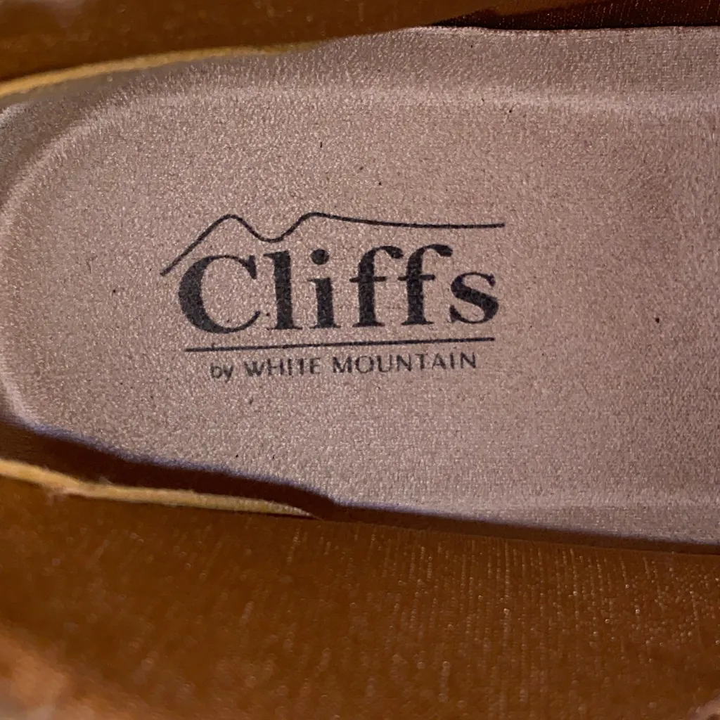 Cliffs by White Mountain Beige Lace - Image 2