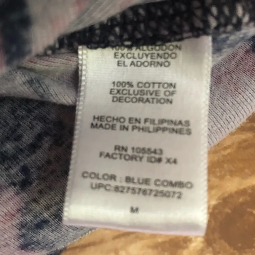 Daisy Fuentes abstract print drape neck top size Medium - Image 5