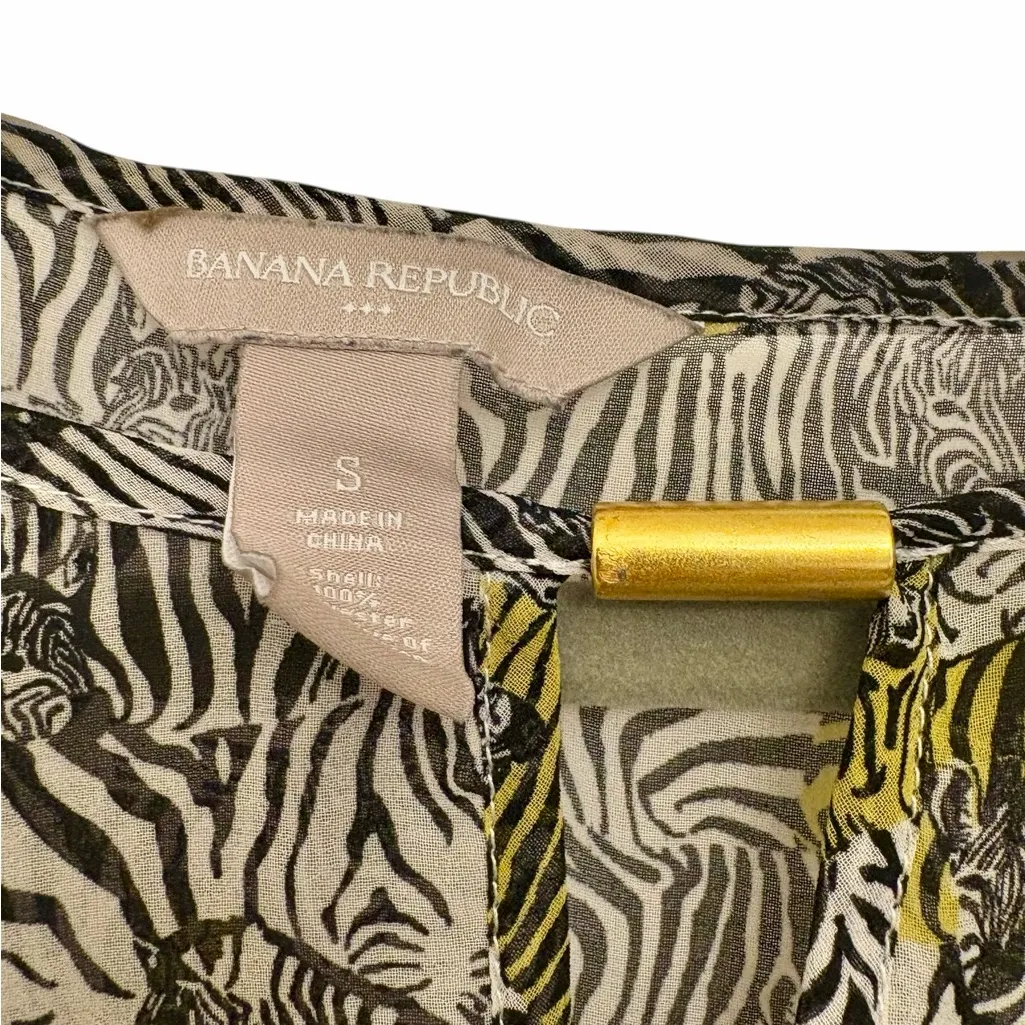 Banana Republic Zebra Print Blouse Safari Style Animal Print Dressy Work Small - Image 4
