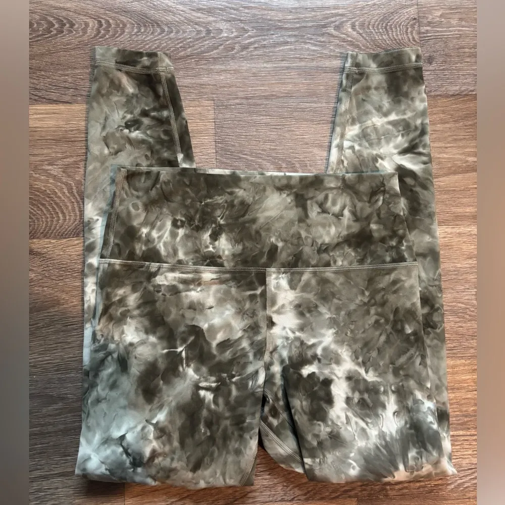 Lululemon Align HR 25" Diamond Dye Light Sage Army Green Dark Olive SZ : 10 - Image 2