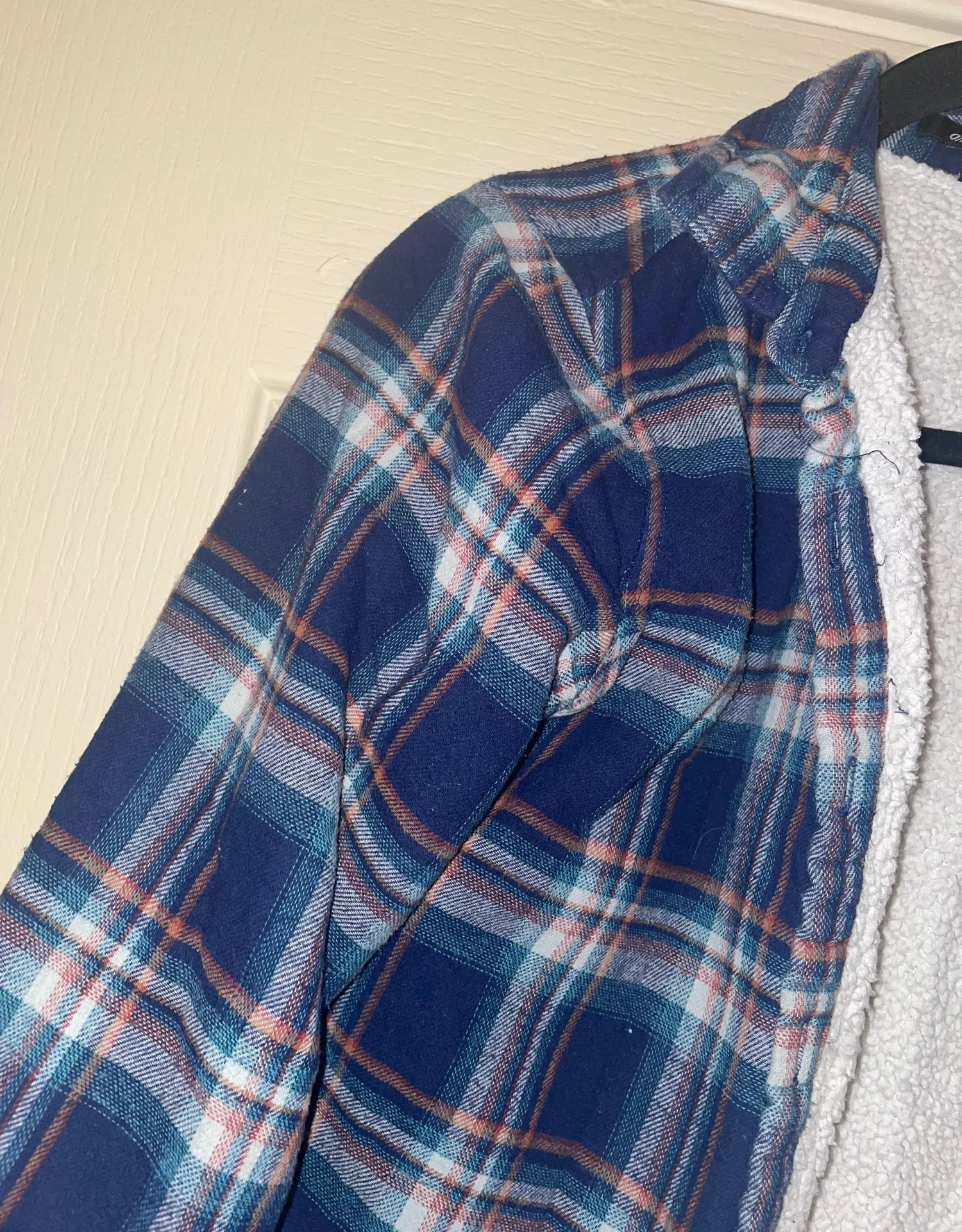 Trendy Flannel Jacket - Image 3