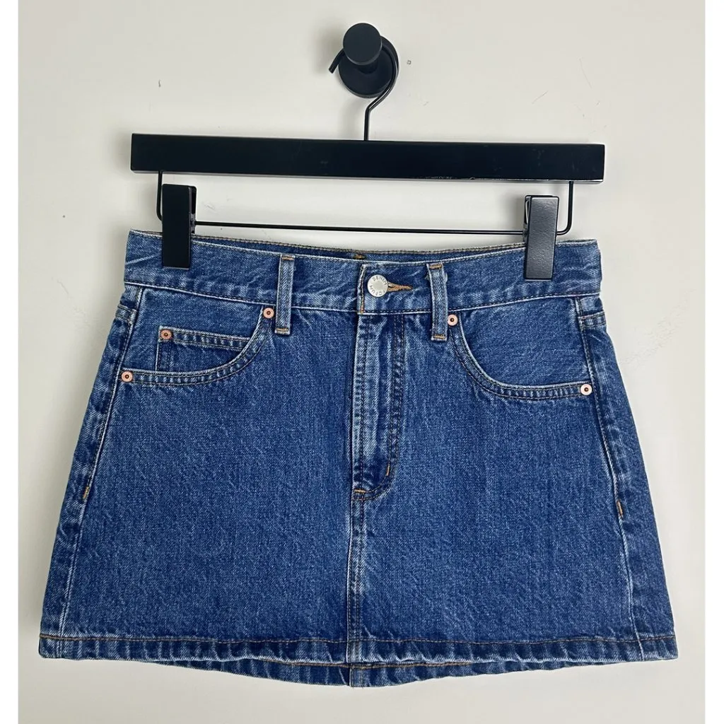 ARITZIA Denim Forum The ‘90s Vintage Micro Denim Skirt in Dark Bleu Eyeshadow - Image 2