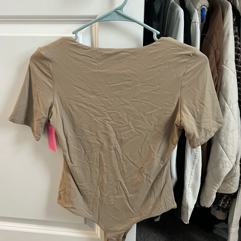 Pumiey | Short Sleeve V Neck Bodysuit - Image 3