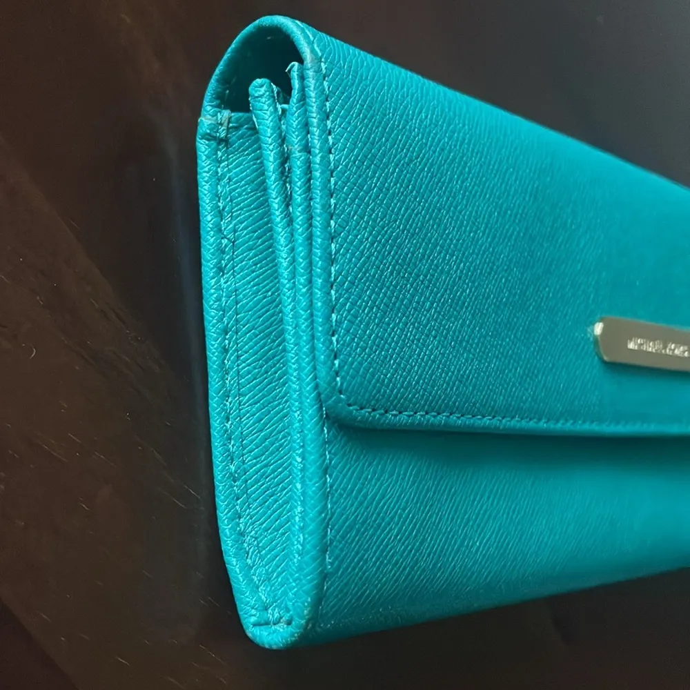 MICHAEL KORS Wallet multi card holder zip change compartment gold hardware - Image 2