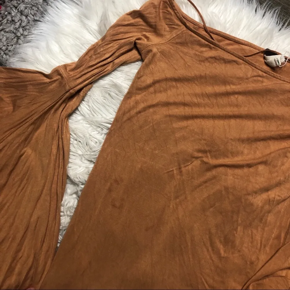 Free People Off Shoulder Bell Sleeve LS top - Image 5