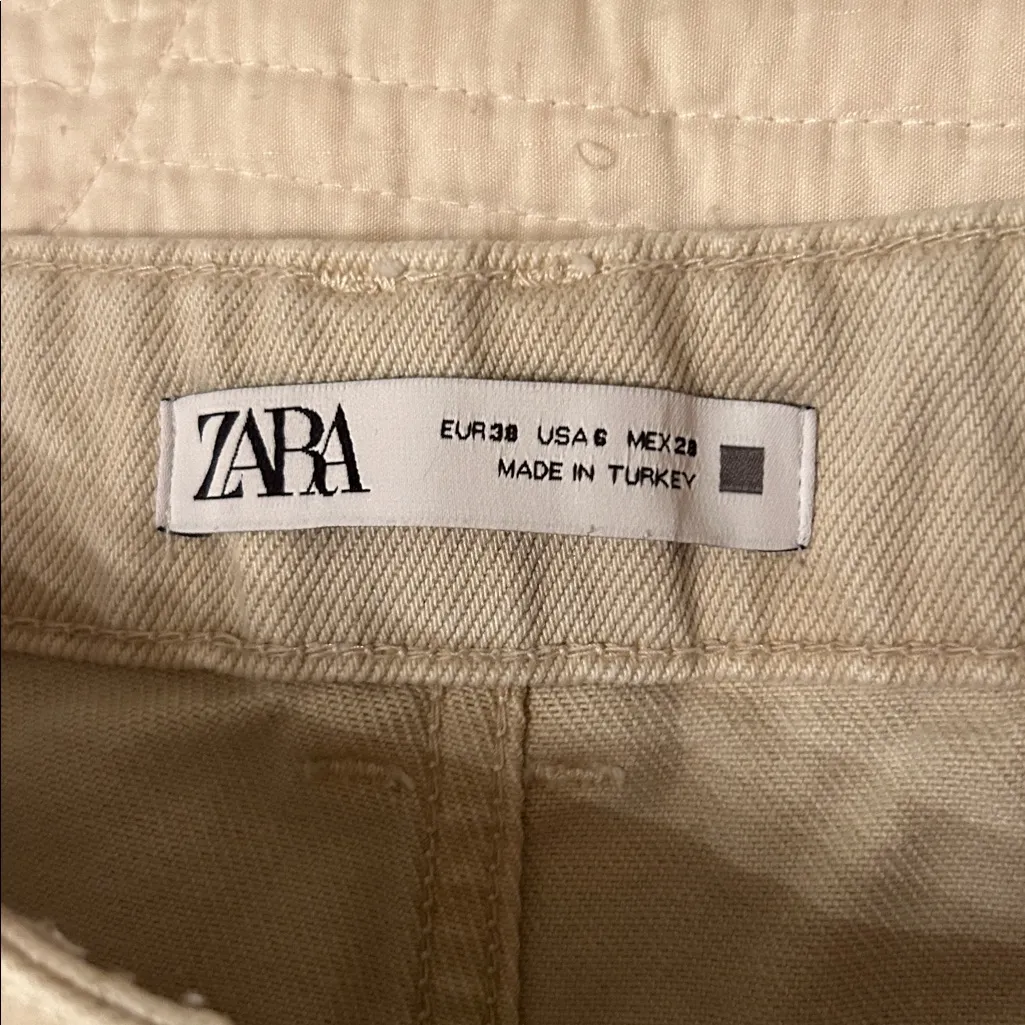 Zara Cream Jeans with Frayed Hem - Image 7