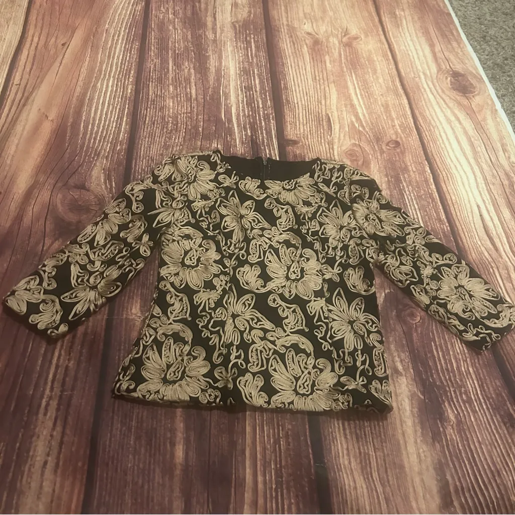 Women’s Alex Evenings Black Gold Formal Blouse Size Medium - Image 2