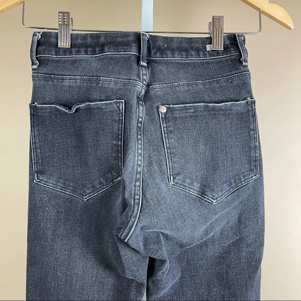 H&M High Waist 360 Stretch Size 26 Skinny Jeans Grunge Dark Wash - Image 3