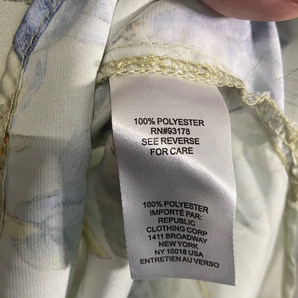 Elie Tahari Sage Floral Blouse - Image 3