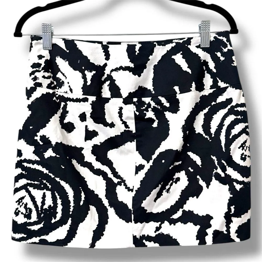 EXPRESS design studio women’s size 2 black and white floral design mini skirt - Image 8
