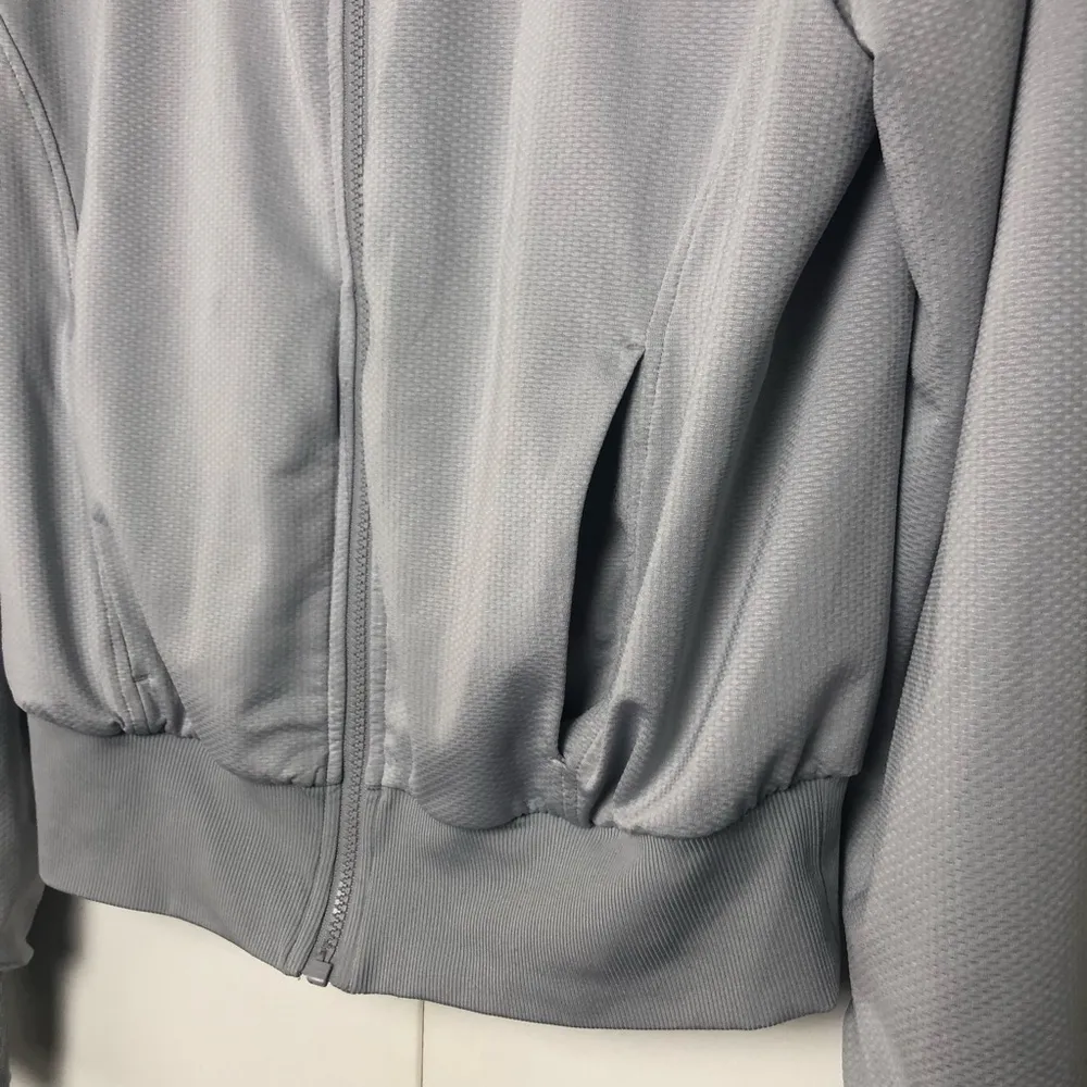 Zella Street to Studio Reversible Bomber Jacket Gray / White Floral - Image 12