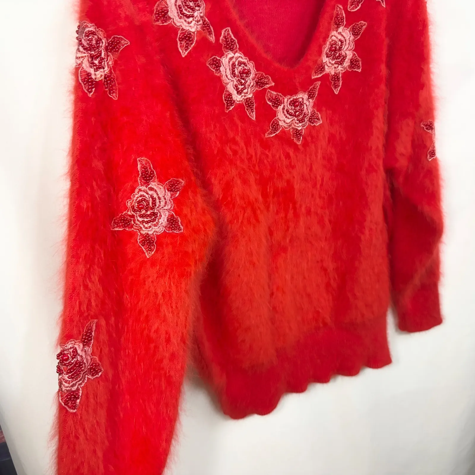 Vintage 80s Angora Sweater Red Floral Embroidered Beaded Shoulder Pads 319 Size L - Image 7