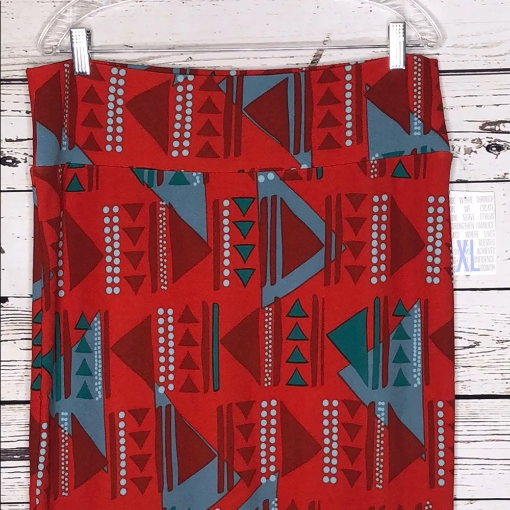 LuLaRoe NWT Size XL Red & Gray Geometric Cassie Straight Pencil Skirt - Image 2