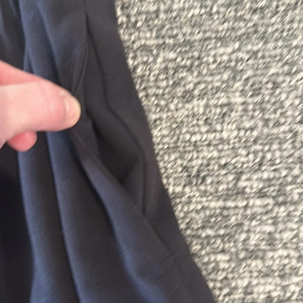 NWT JCrew Factory Elastic Waist Skirt With Pockets Sz 10 Black - Image 2