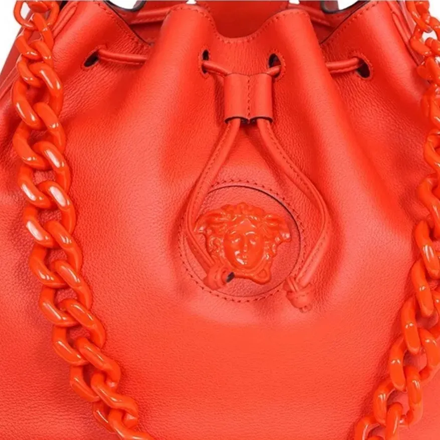 VERSACE
Grained Calfskin La Medusa Bucket
Bag Red
Bag - Image 2